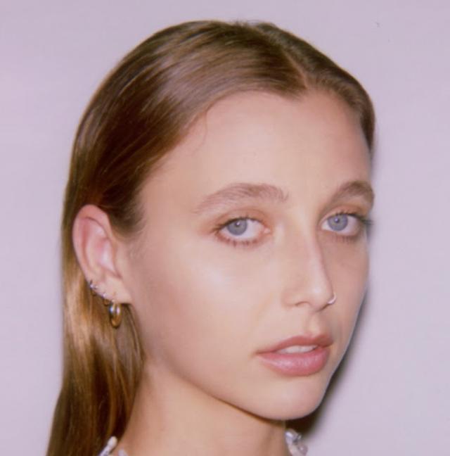 The hairline of Emma Chamberlain