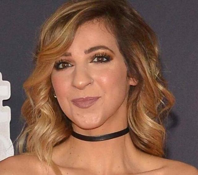 The hairline of Gabbi Hanna